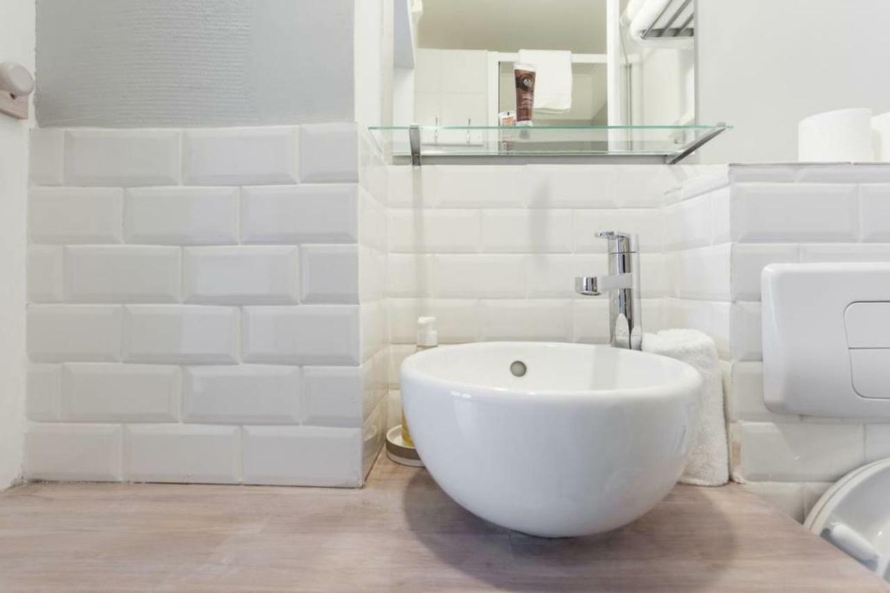 Small Is Beautiful Ideally Located Sleeps 4 Paris Eksteriør billede